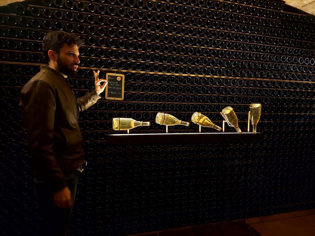 Franciacorta wine experts explaining the wine making method.