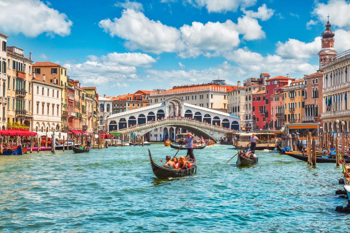 venice gondola ride